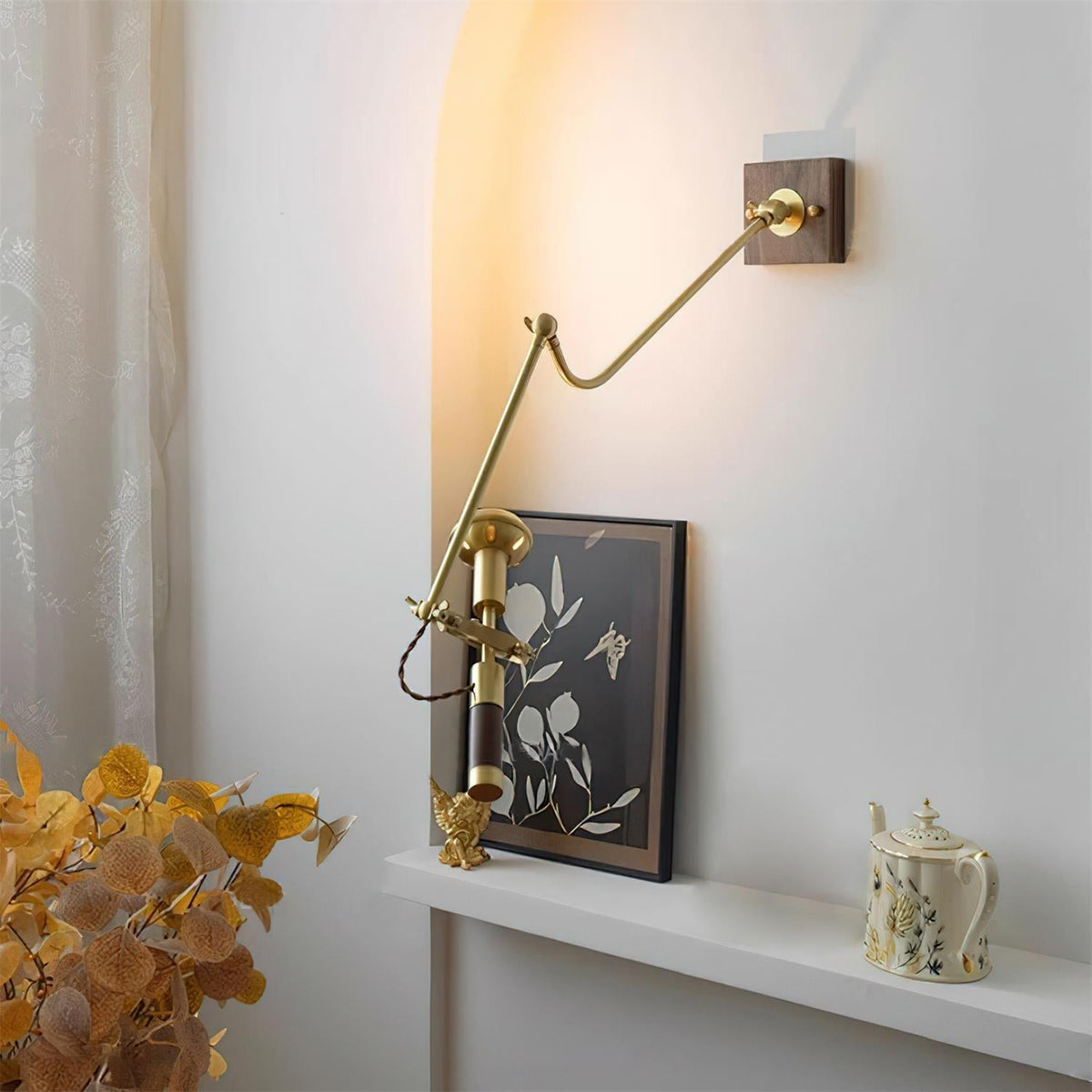 Verstelbare wandlamp van messing en walnoothout, vintage spotverlichting, industriële taakverlichting