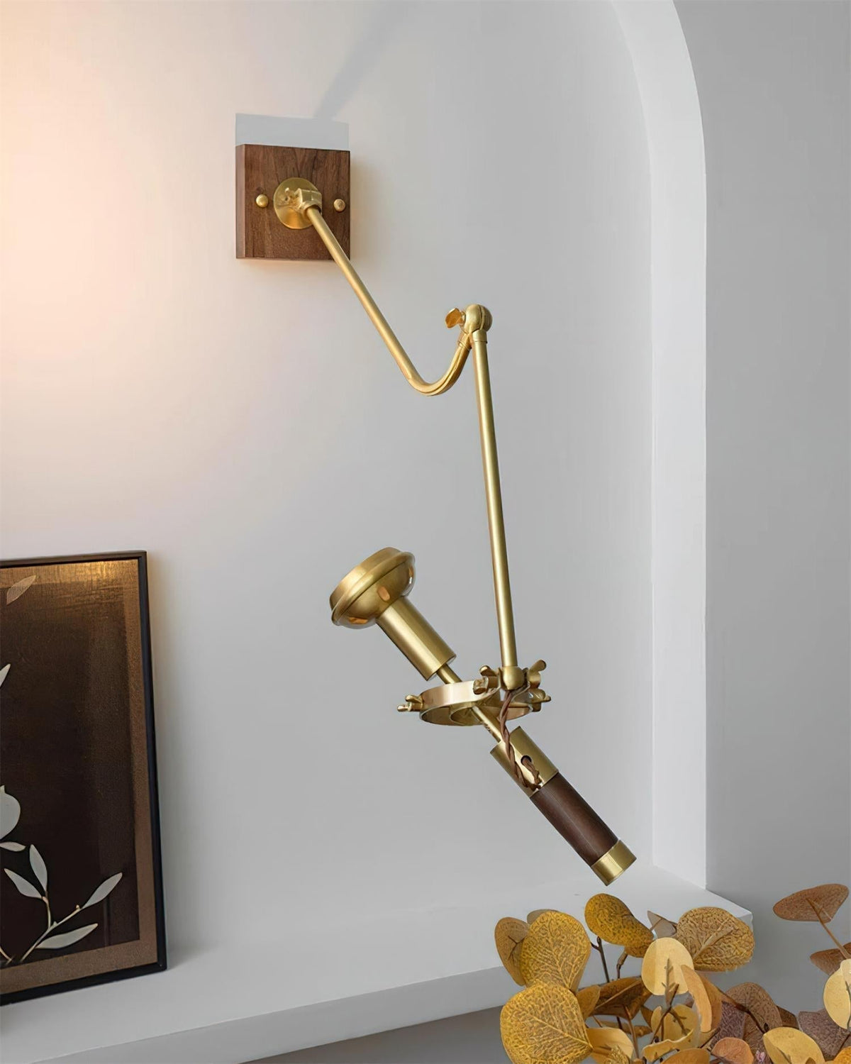 Verstelbare wandlamp van messing en walnoothout, vintage spotverlichting, industriële taakverlichting