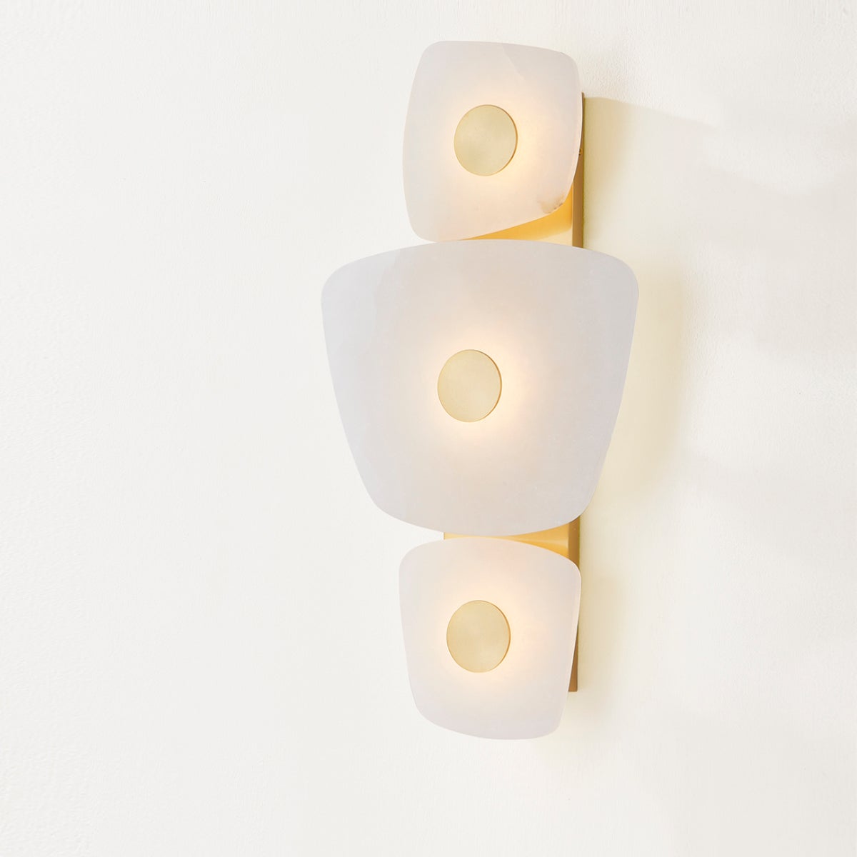 Fylsa asymmetrische wandlamp in albast