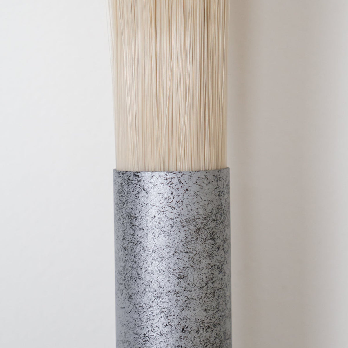 Aurelielle wandlamp met paardenhaar en messing afwerking