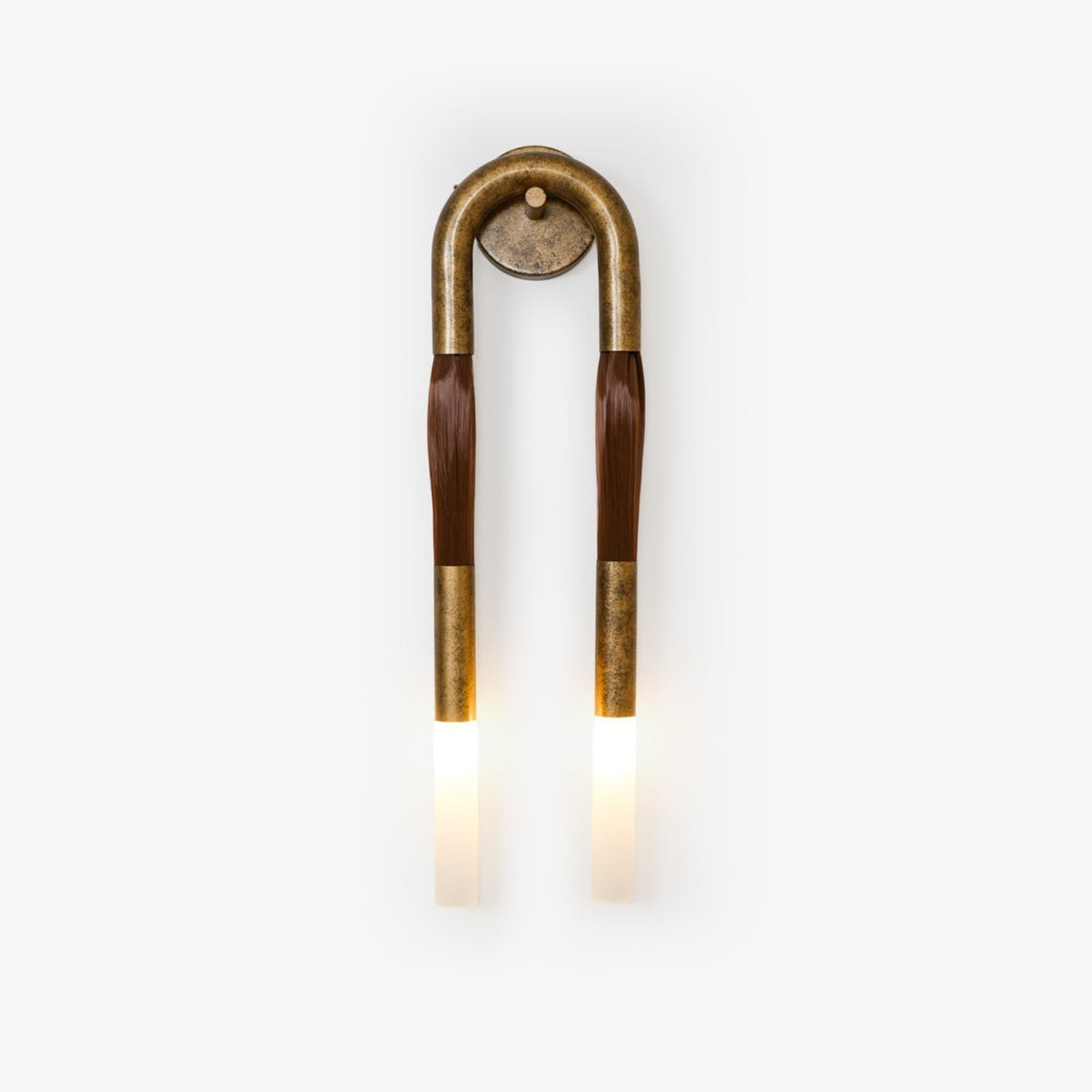 Aurelielle wandlamp met paardenhaar en messing afwerking