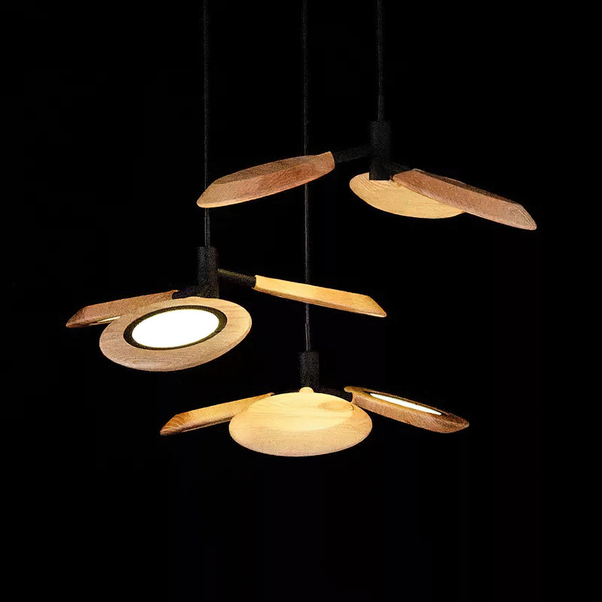 Alnoraris hanglamp met drie lagen van houten schijven