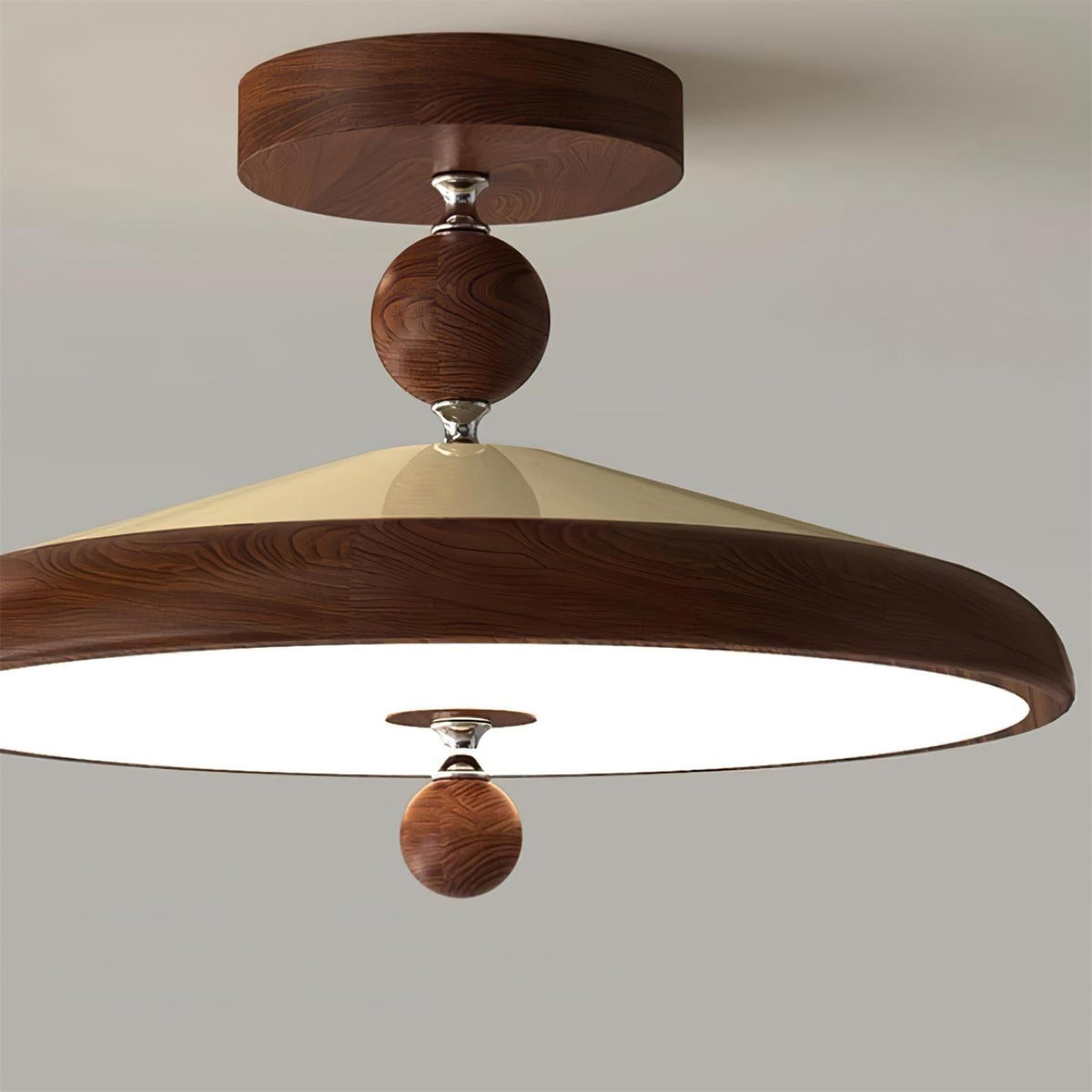 Sorvian plafondlamp met houten frame rond midcentury