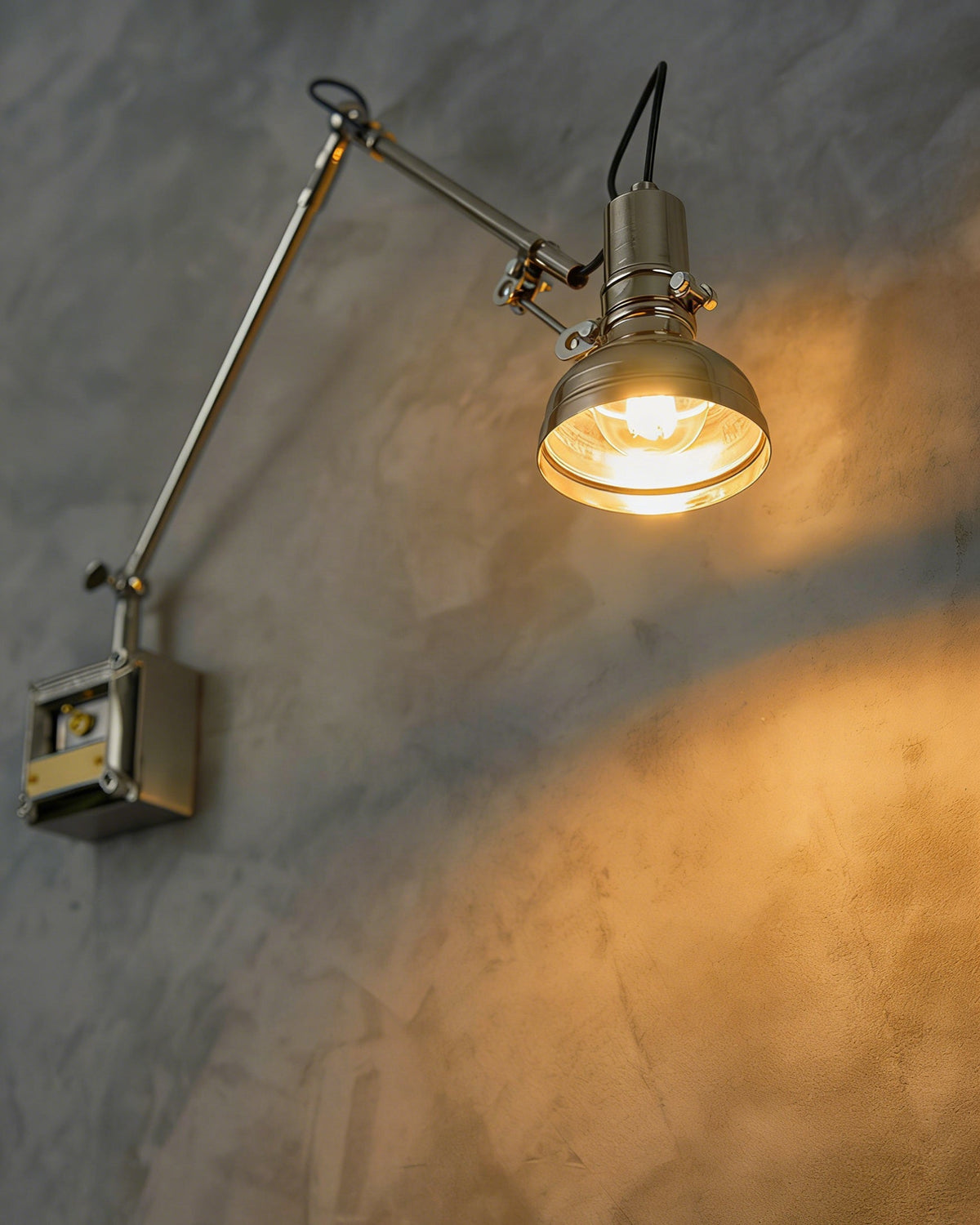 Liororenne wandlamp