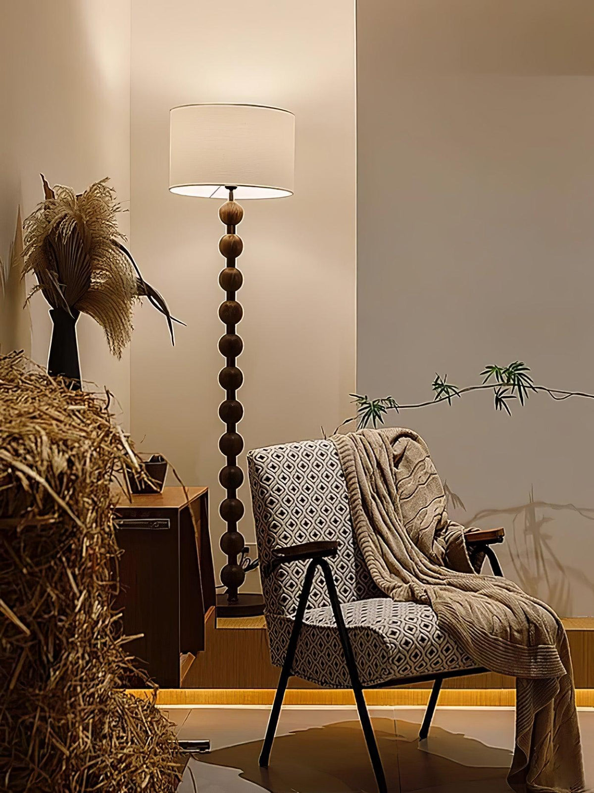Paston houten vloerlamp met stoffen kap