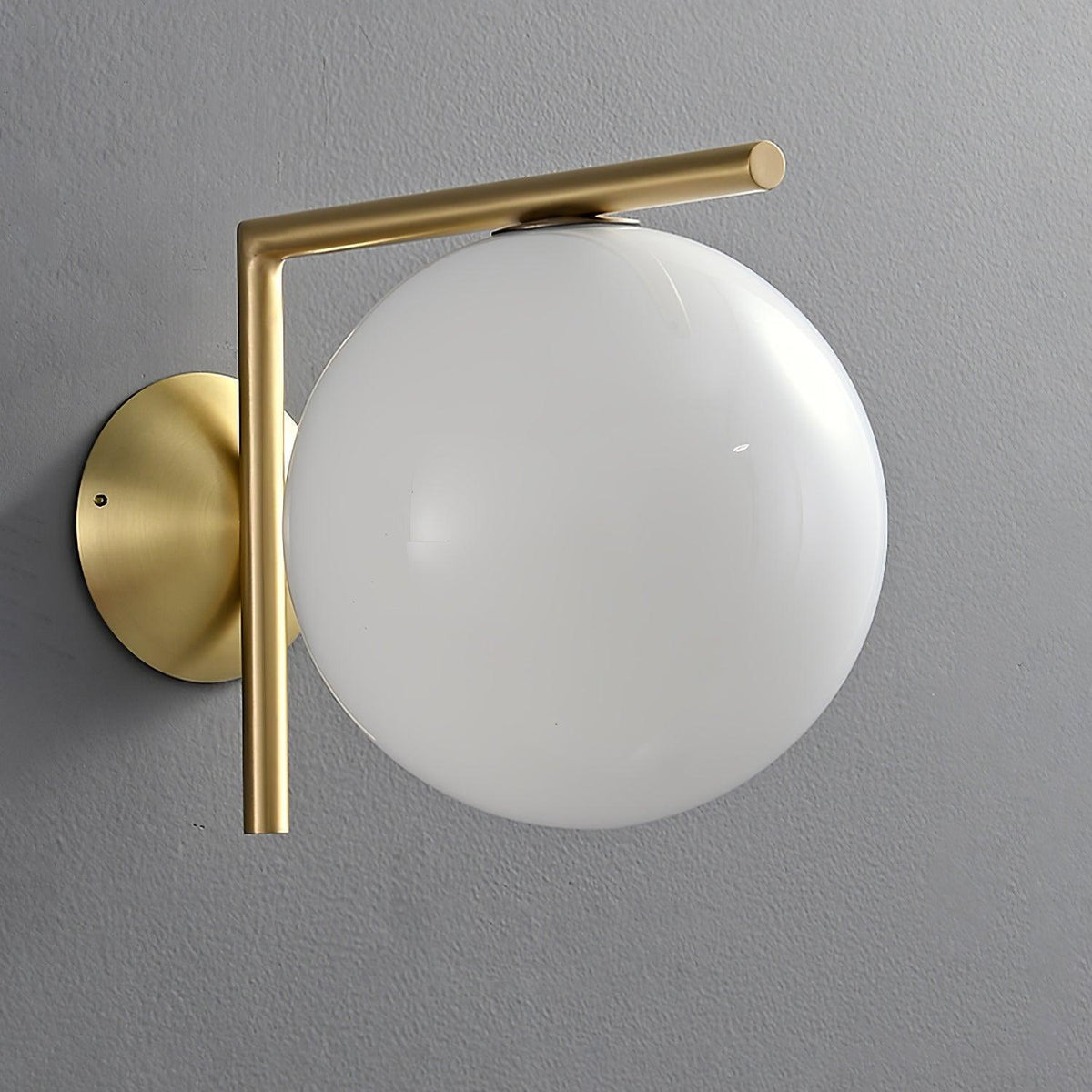 Joanna moderne minimalistische wandlamp van melkglas