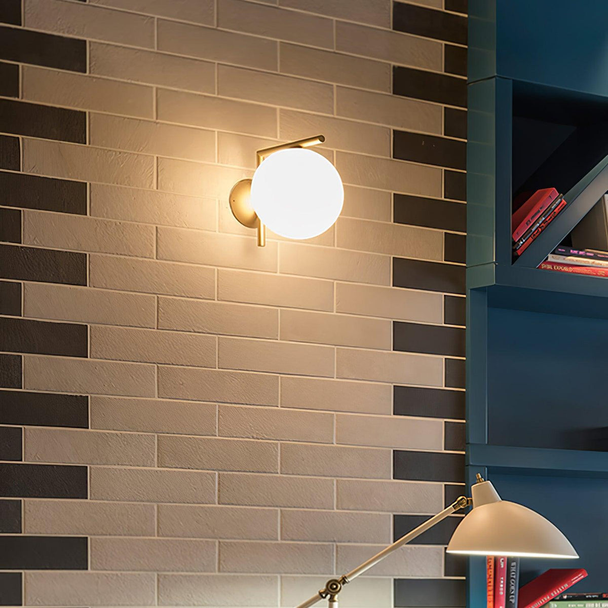 Joanna moderne minimalistische wandlamp van melkglas