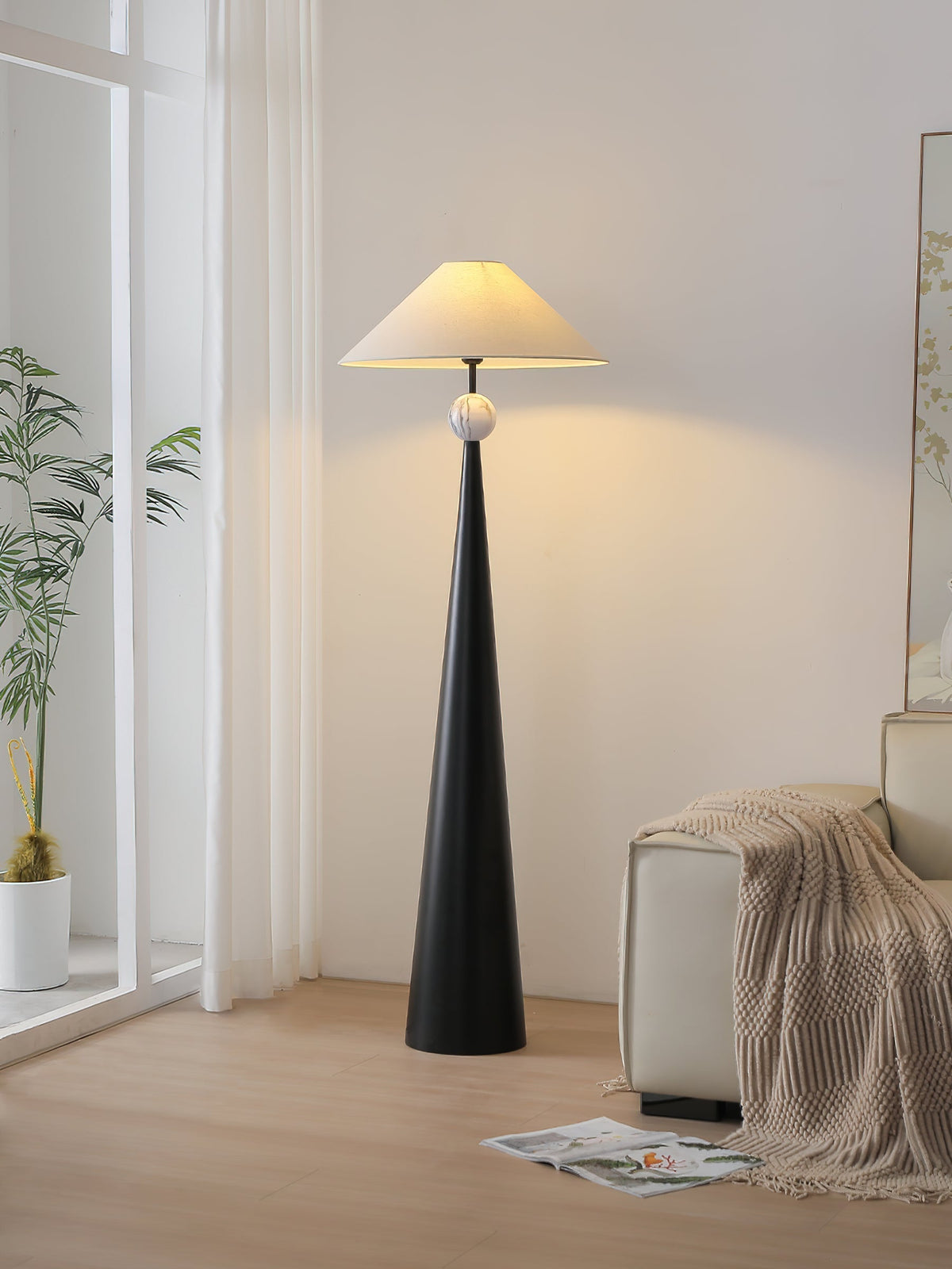 Elaaraine vloerlamp