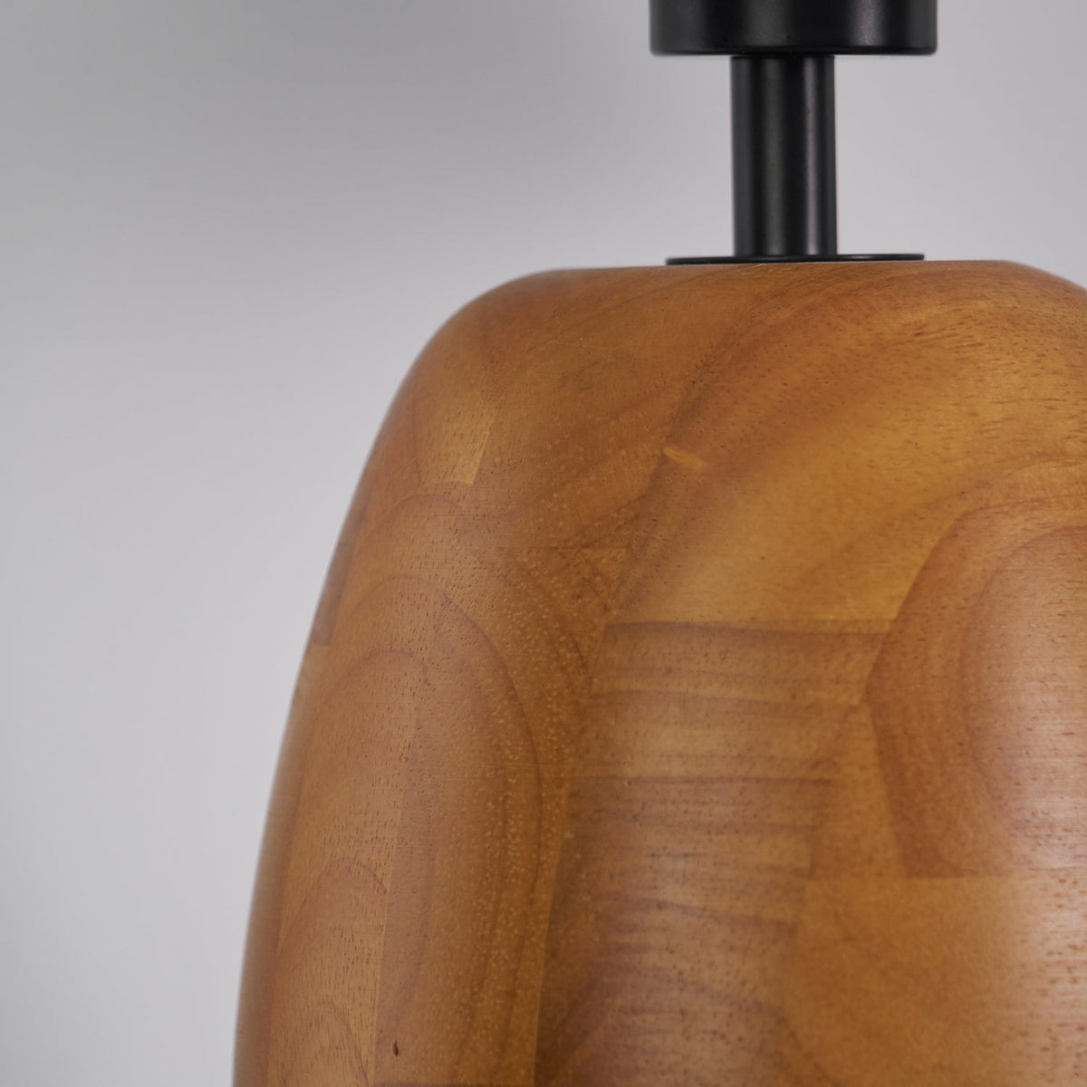 Syloraya moderne tafellamp van hout