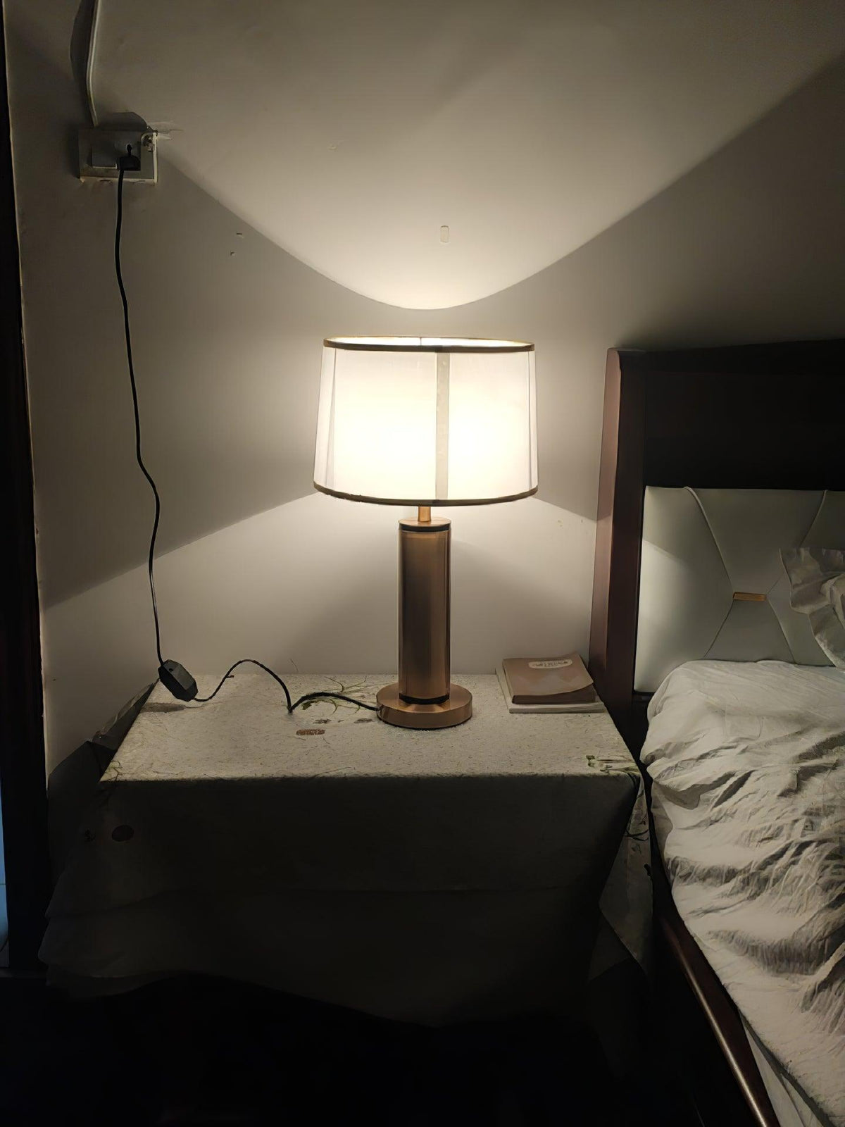 Cur moderne tafellamp in goudkleurige afwerking