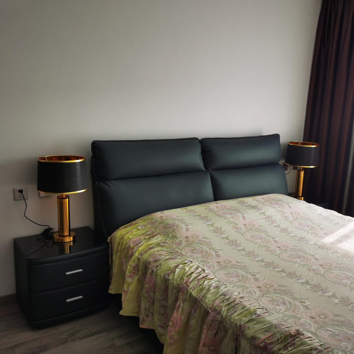 Cur moderne tafellamp in goudkleurige afwerking