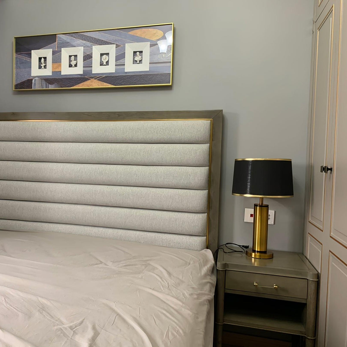 Cur moderne tafellamp in goudkleurige afwerking