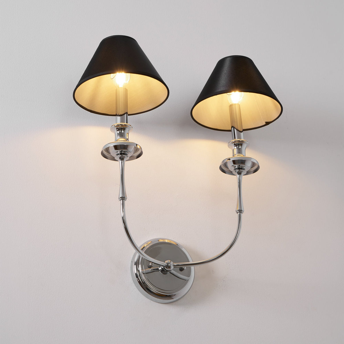 Viraarine wandlamp