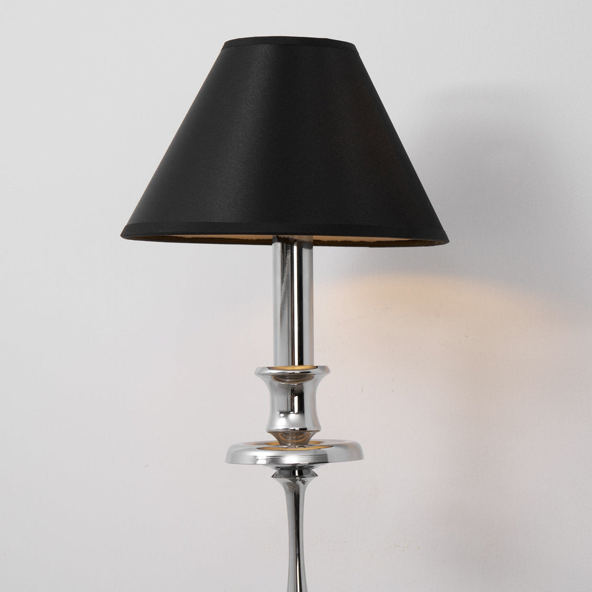 Viraarine wandlamp
