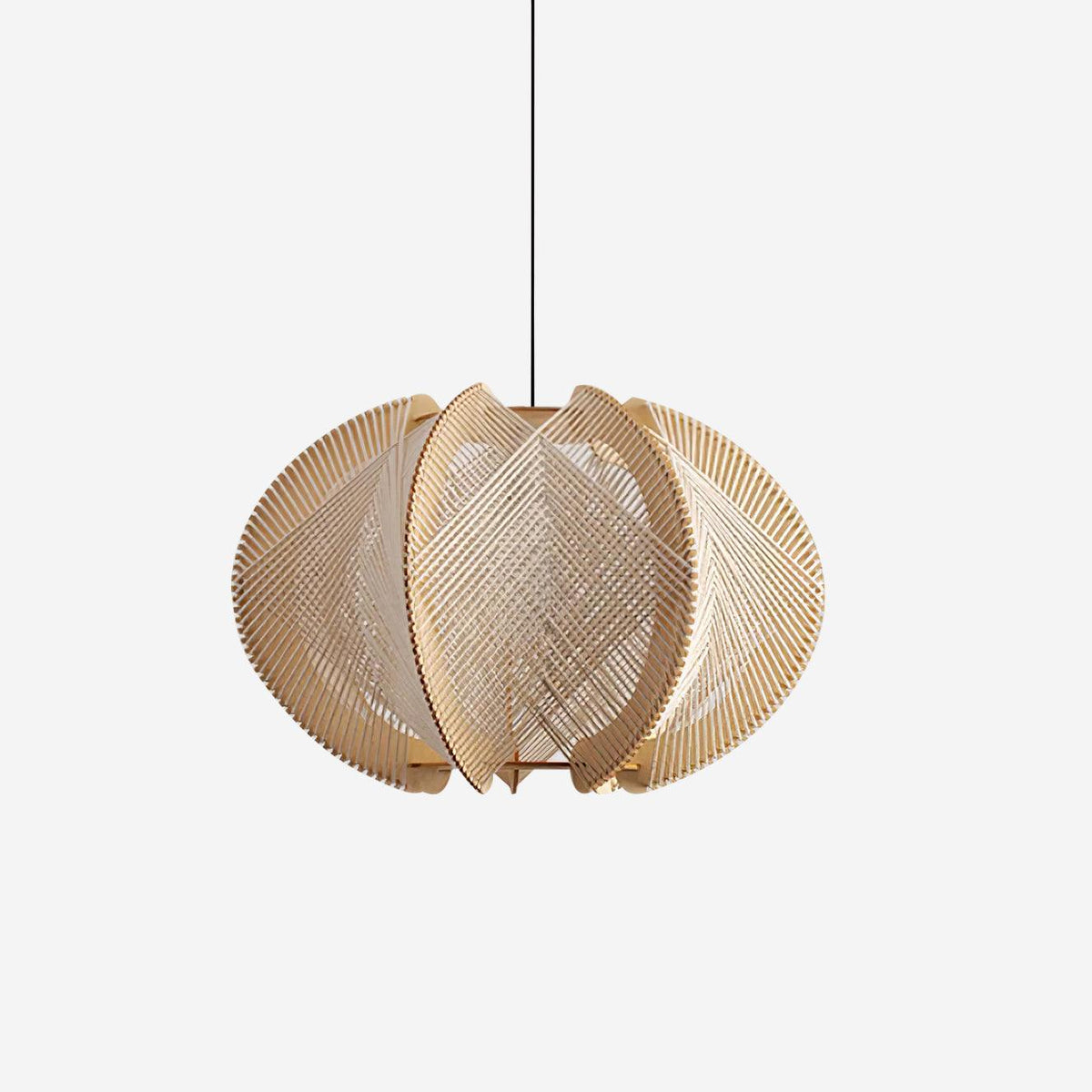Vanto hanglamp met stoffen kap, houten frame en gedetailleerde draad