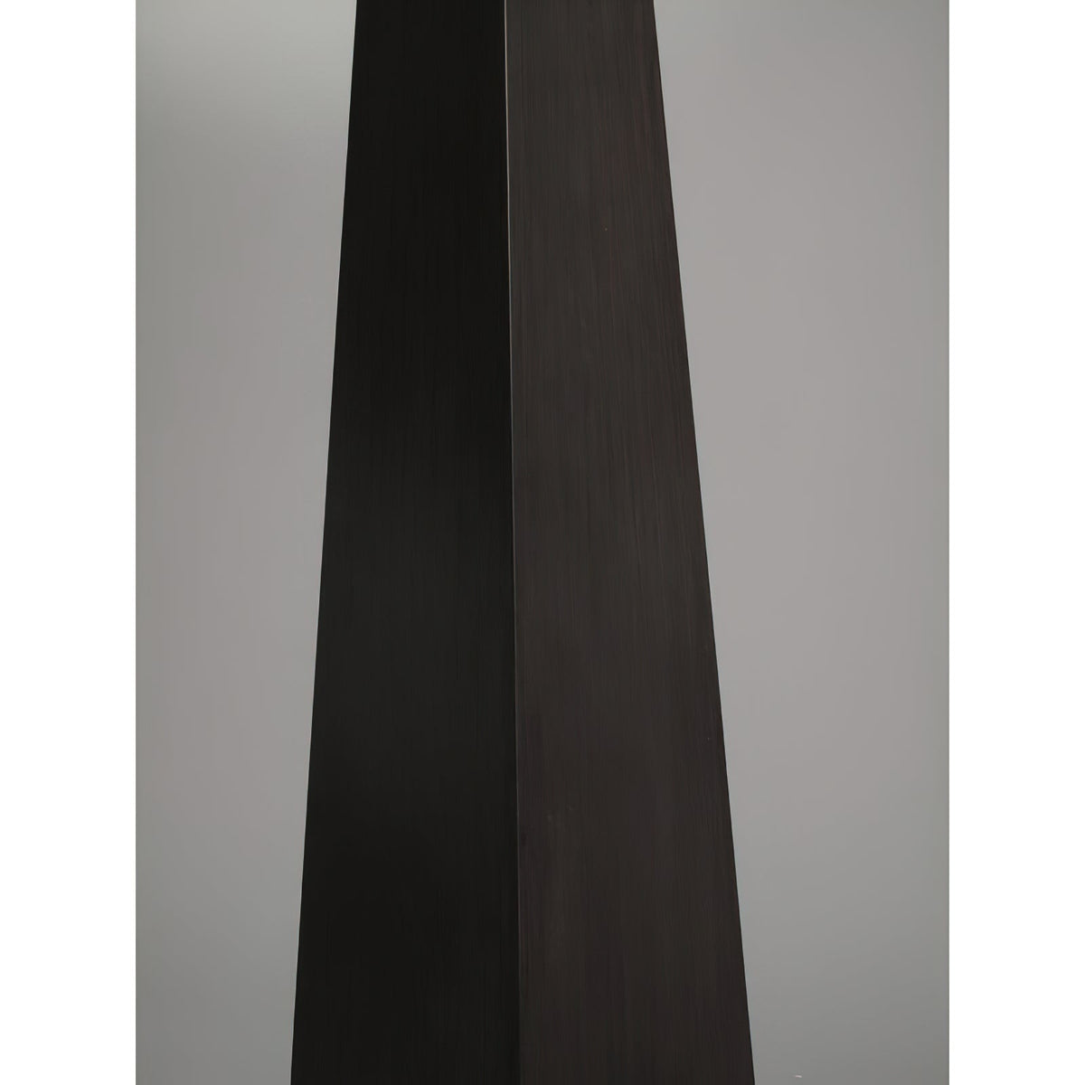 Avenalora Obelisk tafellamp