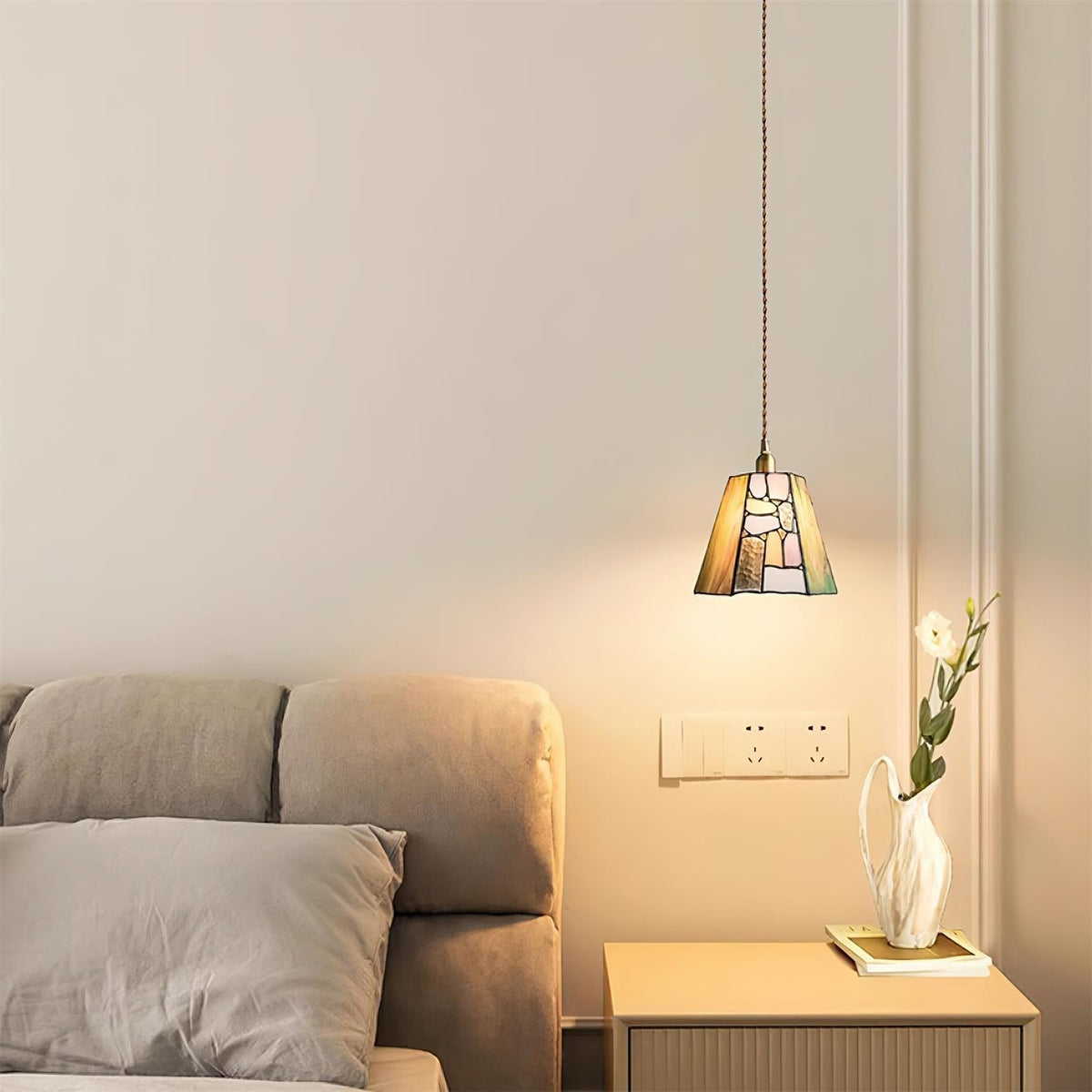 Fira Tiffany-stijl hanglamp met gevuld glas