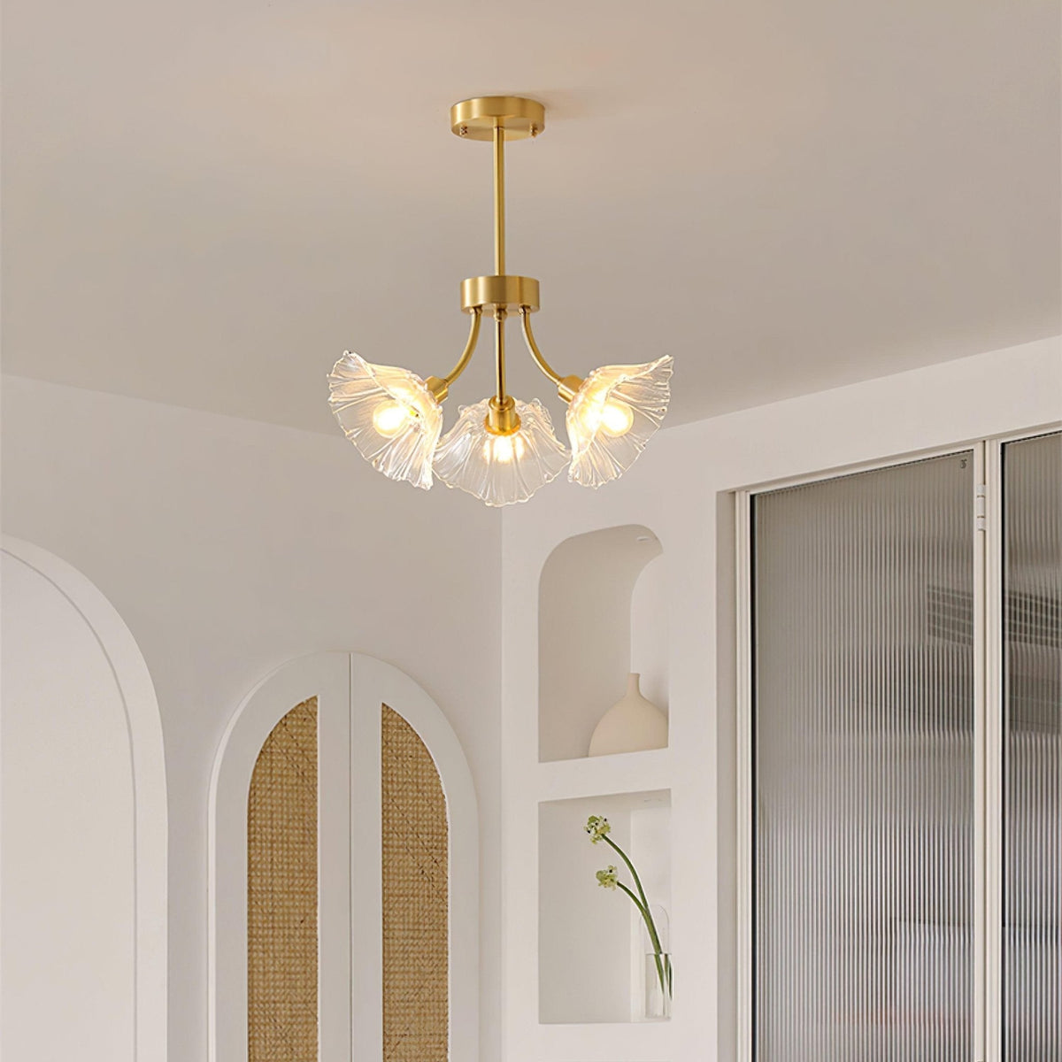 Fife Flower glas kroonluchter met messing afwerking