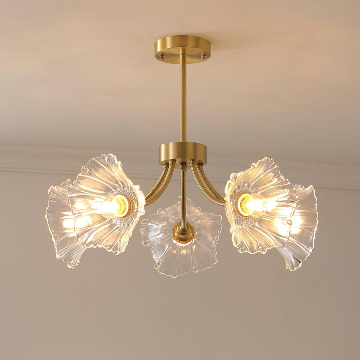 Fife Flower glas kroonluchter met messing afwerking