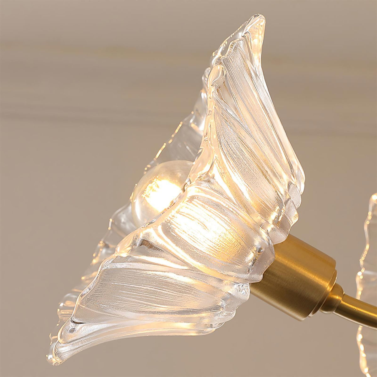 Fife Flower glas kroonluchter met messing afwerking