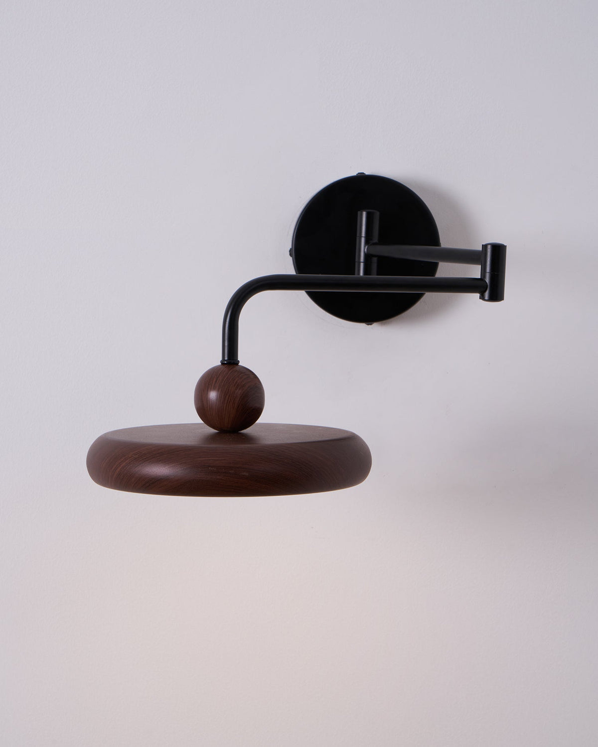 Tavo houten wandlamp