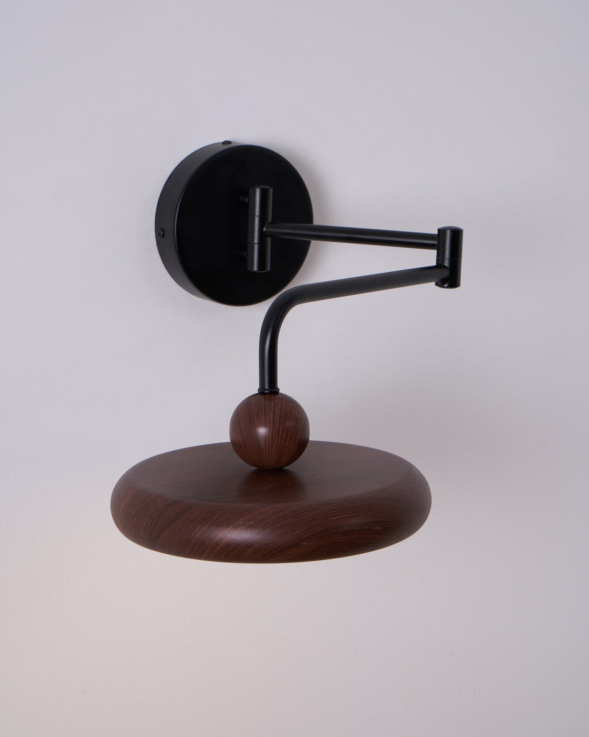 Tavo houten wandlamp