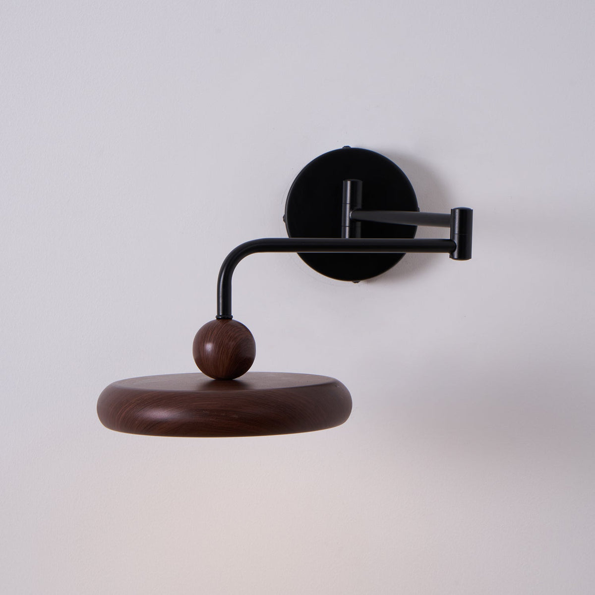 Tavo houten wandlamp