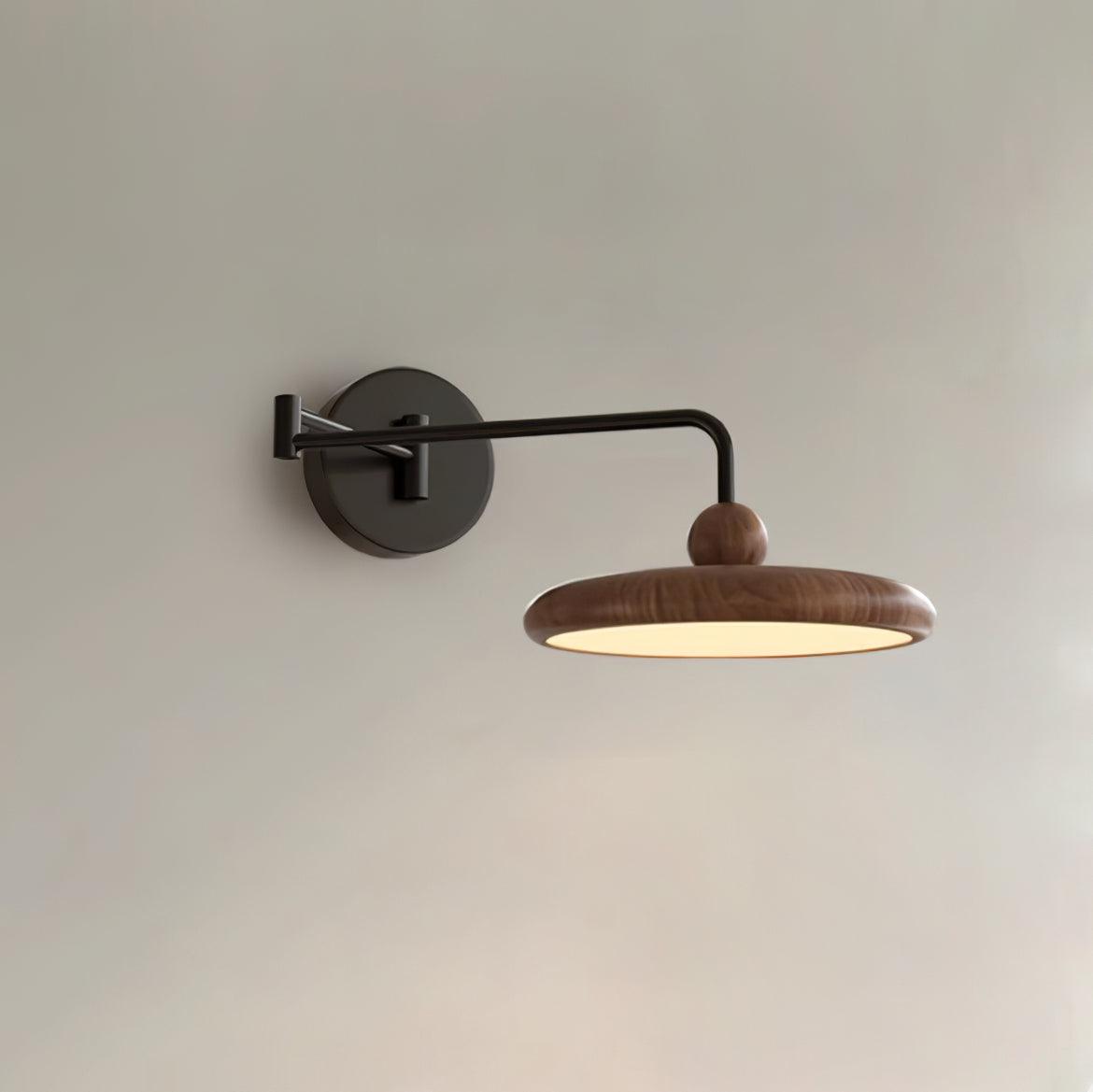 Tavo houten wandlamp