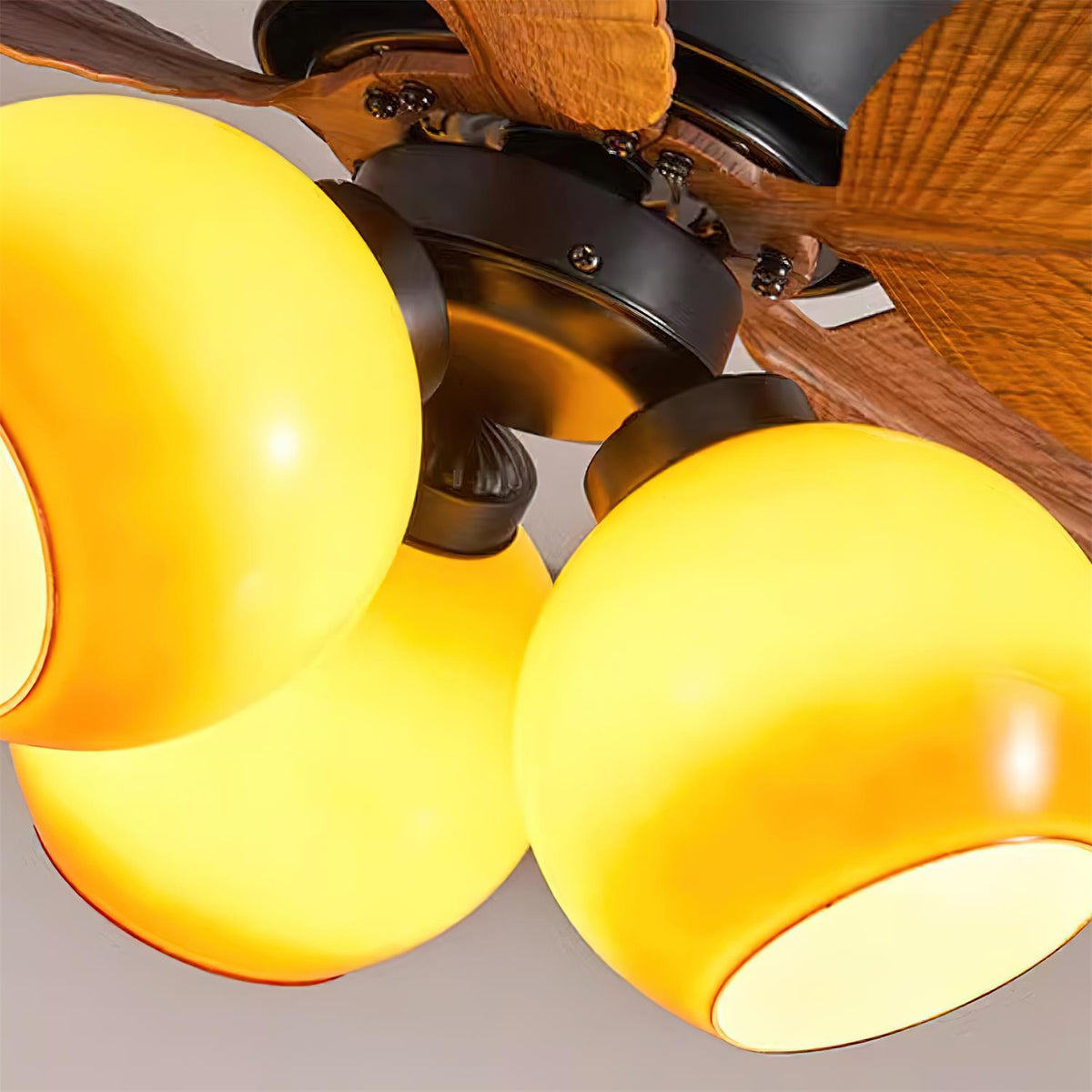 Avenineria plafondventilator met verlichting