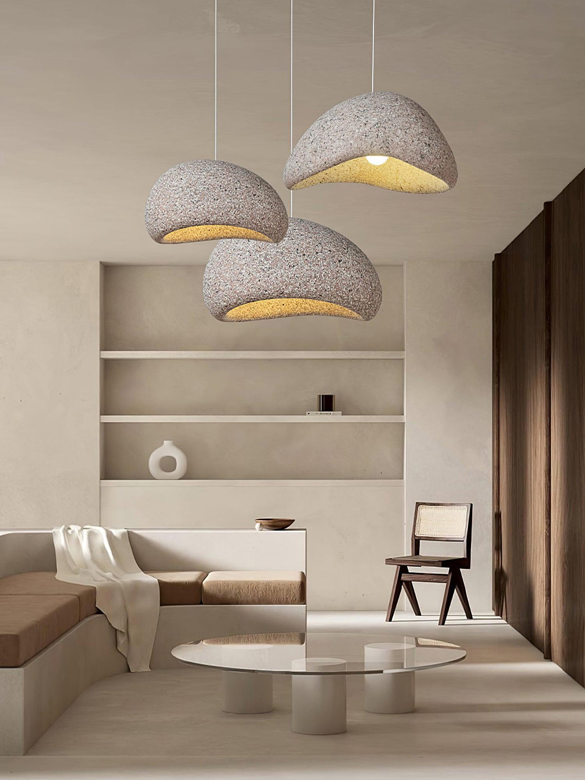 Tsukiyo Wabi-Sabi hanglamp met onregelmatige gebogen kap en gespikkelde textuur