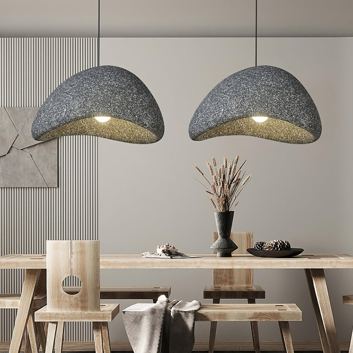 Tsukiyo Wabi-Sabi hanglamp met onregelmatige gebogen kap en gespikkelde textuur