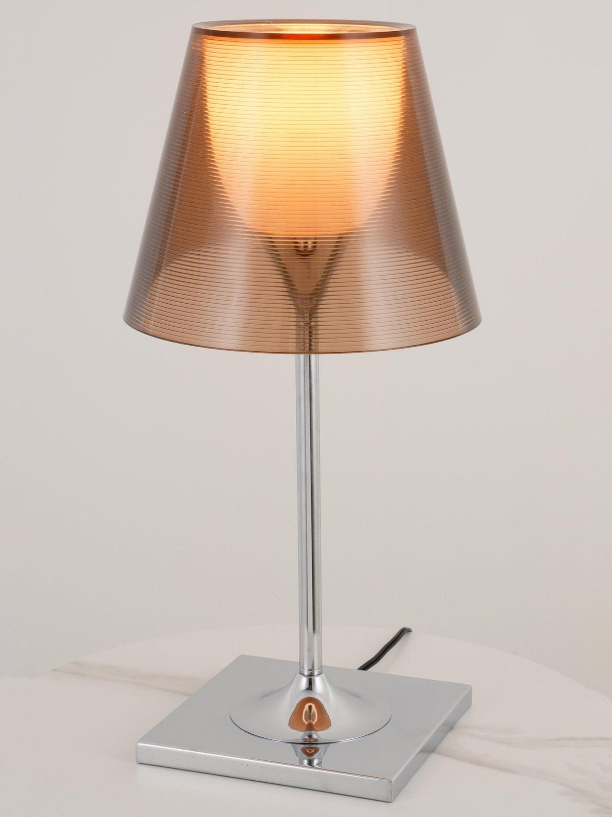 Bravon kunststof tafellamp