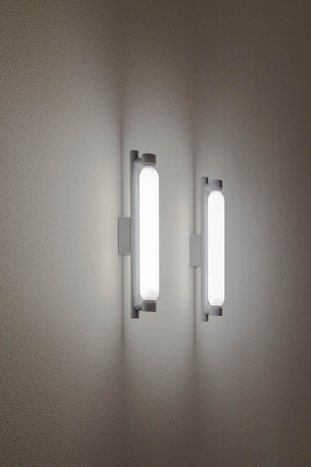 Cumiror wandlamp met glazen kap