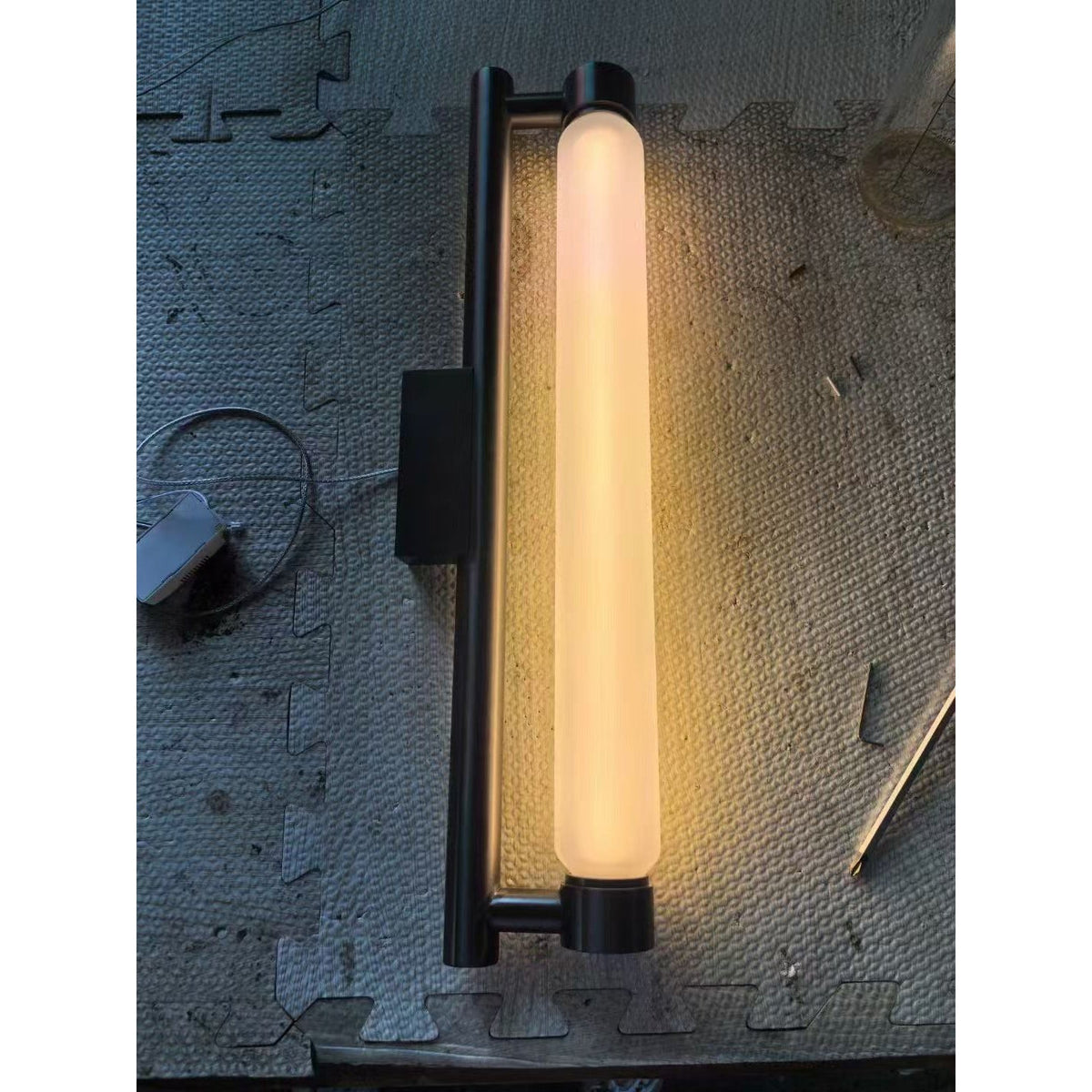 Cumiror wandlamp met glazen kap