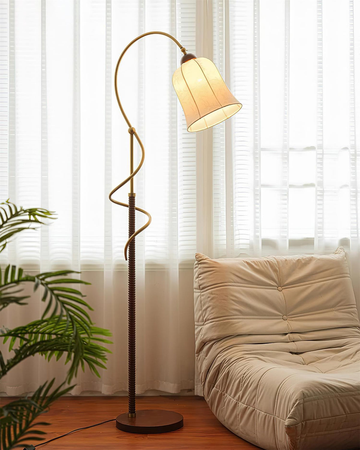 Curvel vloerlamp