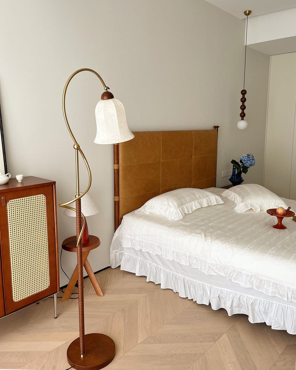 Curvel vloerlamp