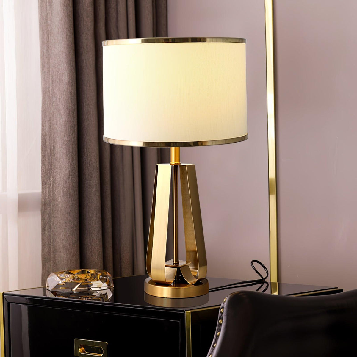 Linorira luxe stof tafellamp in goud