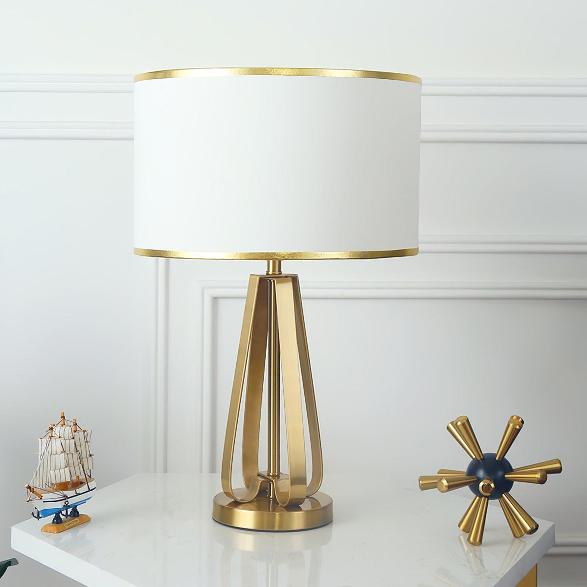 Linorira luxe stof tafellamp in goud