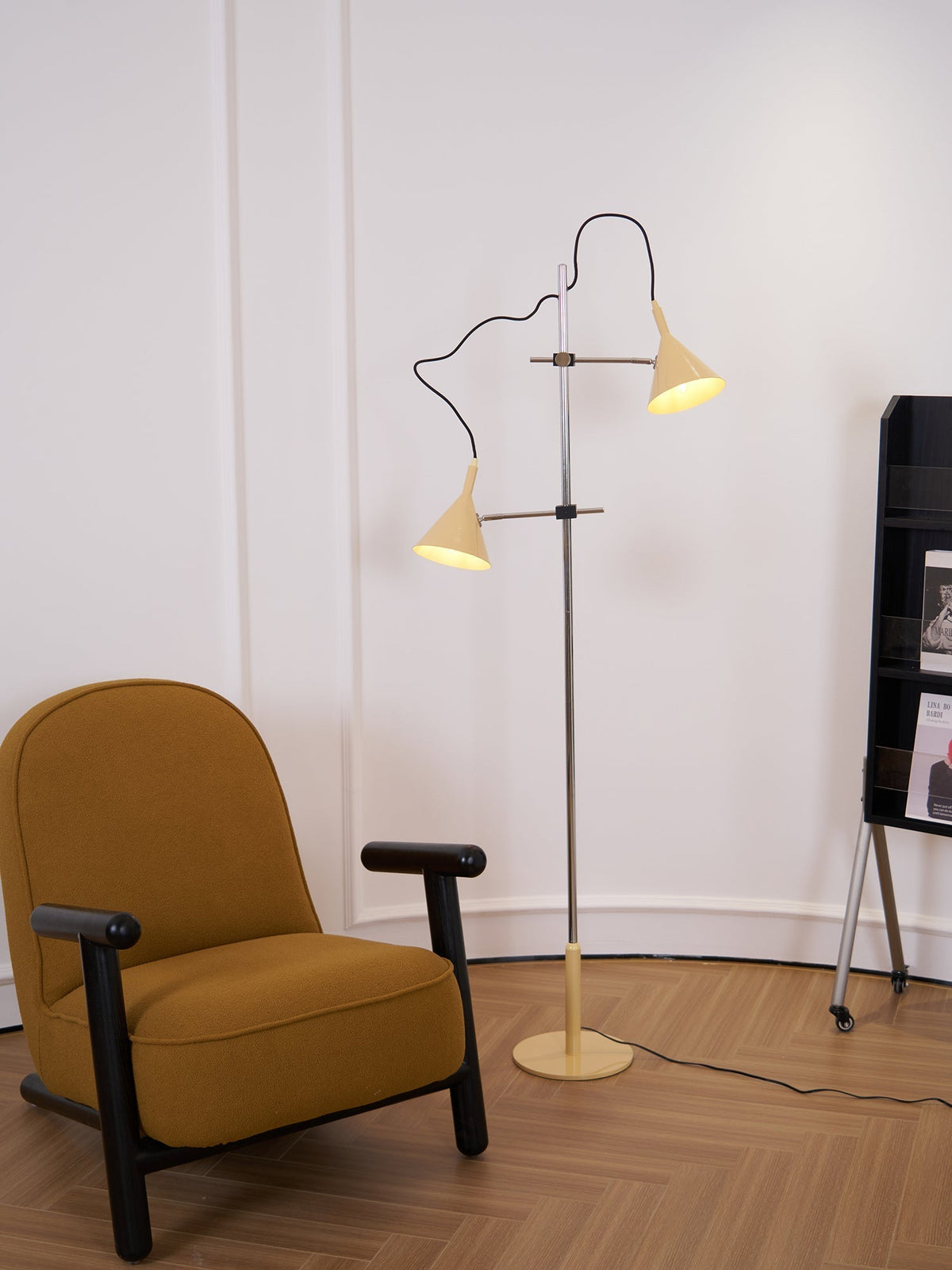 Elys moderne vloerlamp in chroom en beige