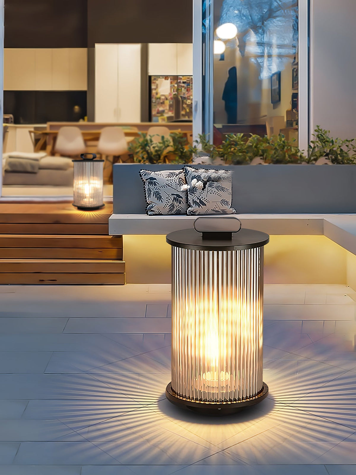 Niri vloerlamp van staal en acryl met minimalistisch ontwerp