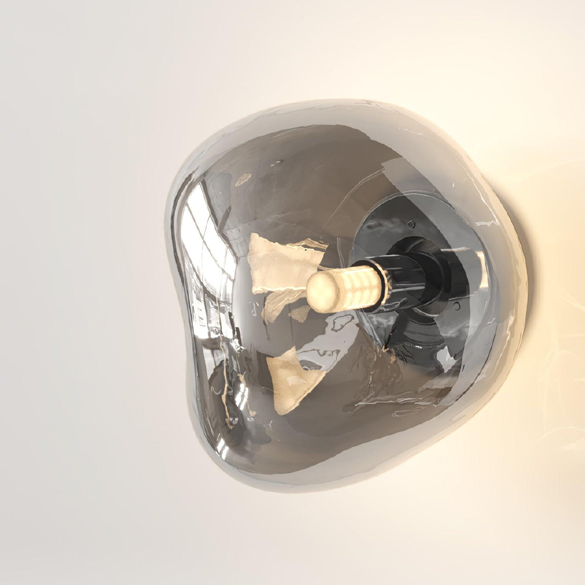 Leni wandlamp met amberkleurig rookglas