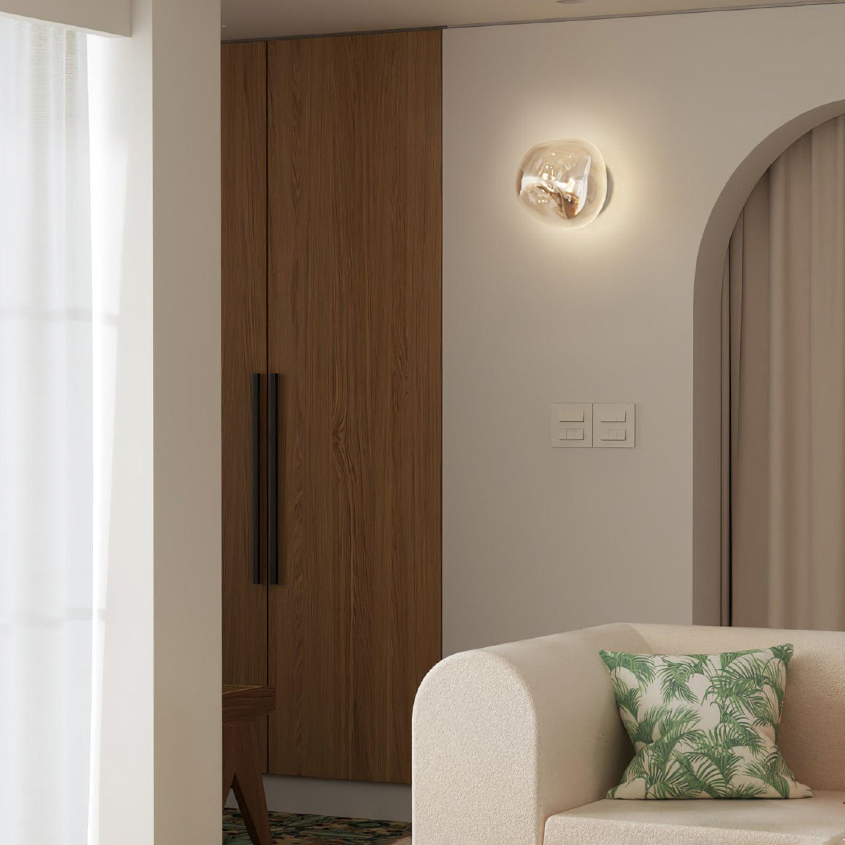 Leni wandlamp met amberkleurig rookglas