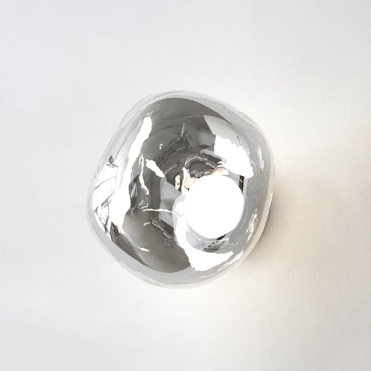 Leni wandlamp met amberkleurig rookglas