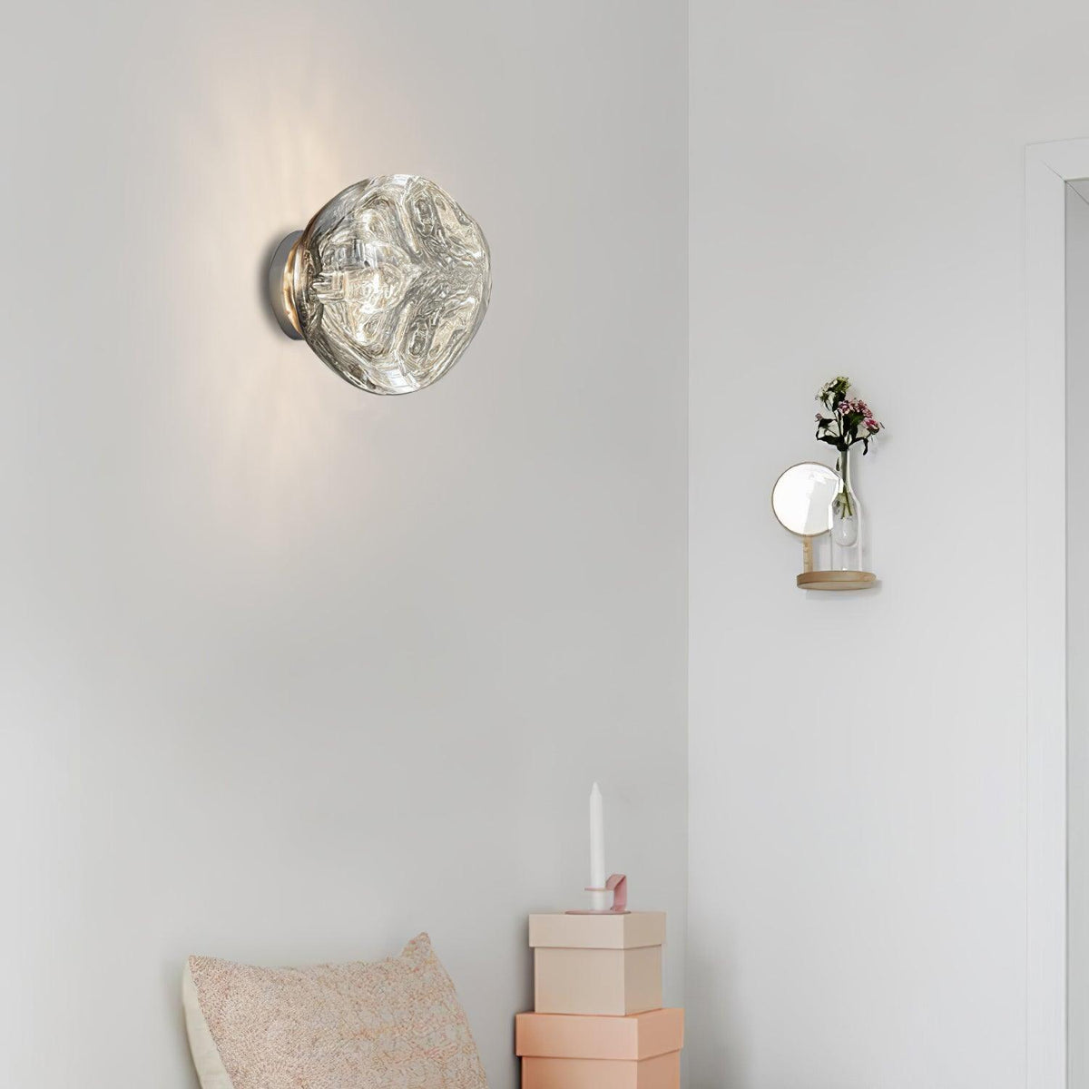 Leni wandlamp met amberkleurig rookglas