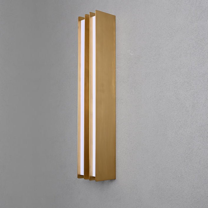 Vincent Minimalistische messing wandlamp met gelaagde bladen