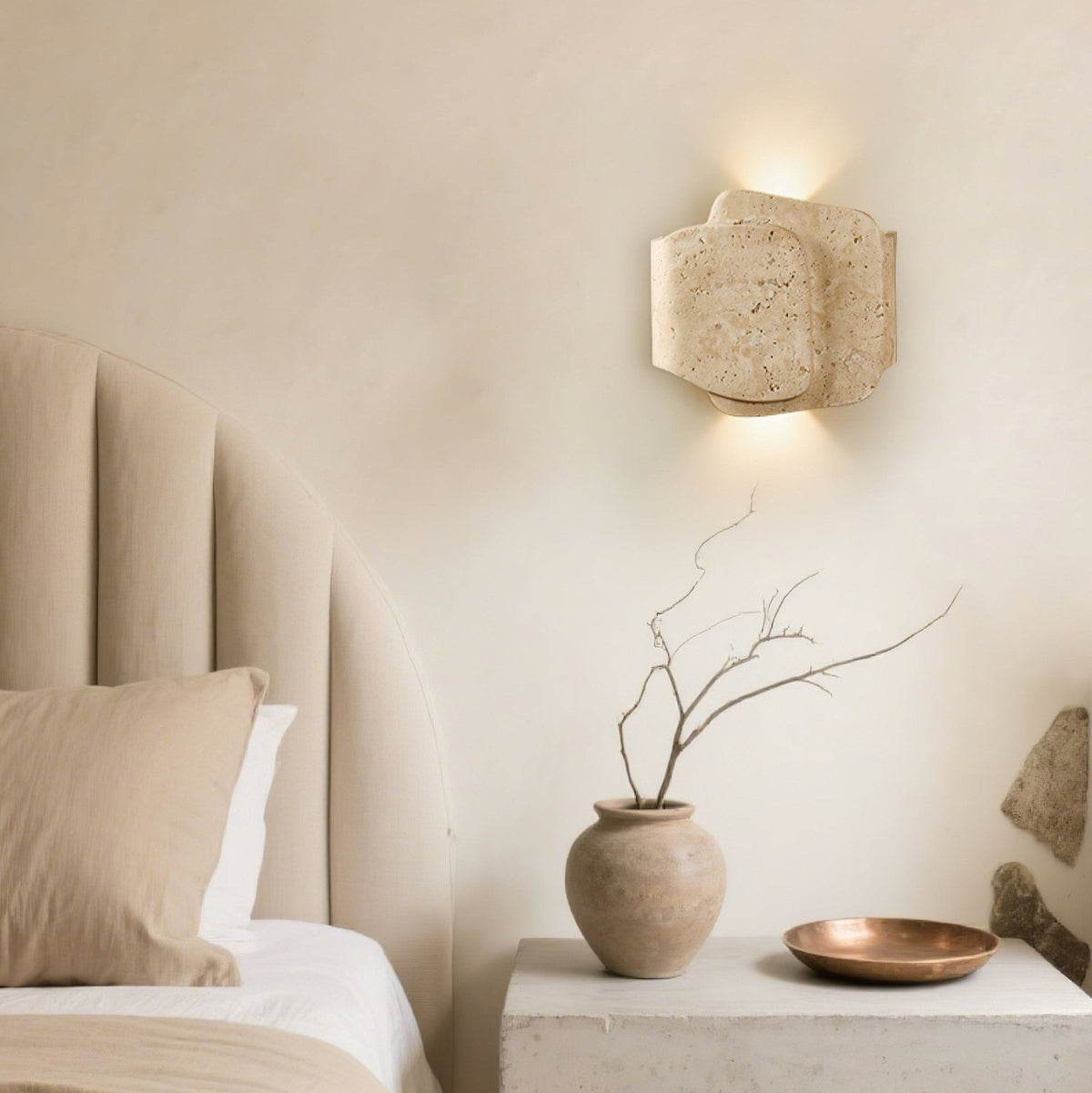 Qirven Geel travertin wandlamp
