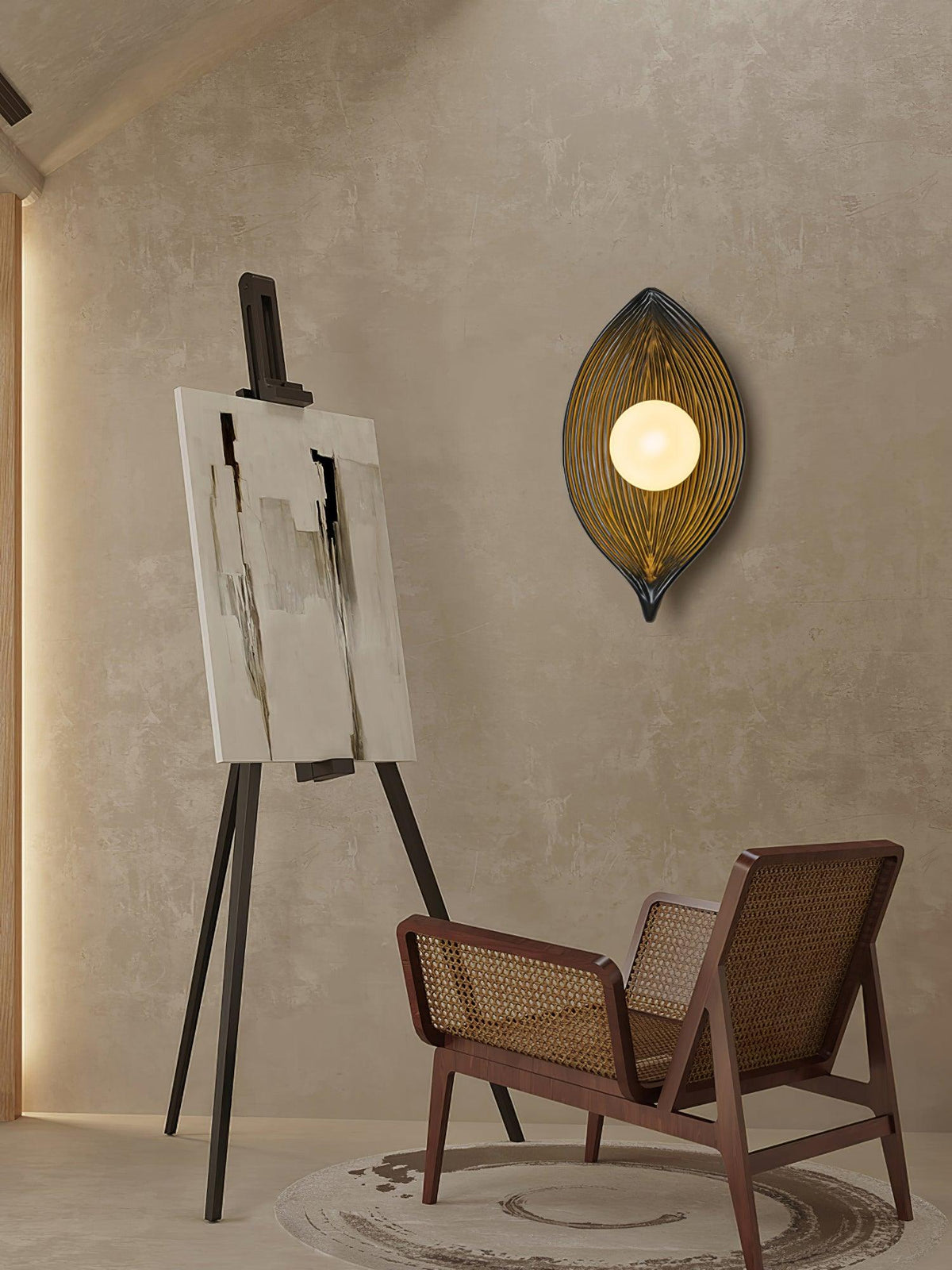 Lirixa wandlamp met bladmotief in hars en metaal