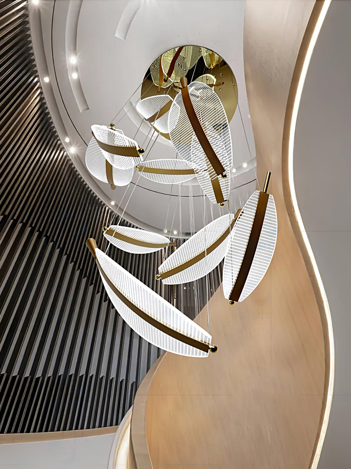 Kuo Kroonluchter Leaf Acryl Goud Elegante Moderne