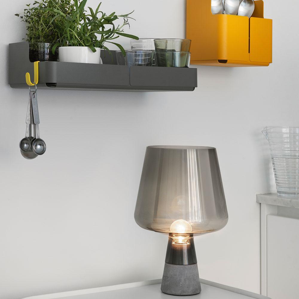 Elairella minimalistische tafellamp van cement