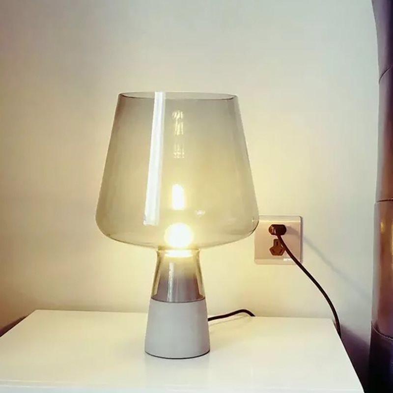 Elairella minimalistische tafellamp van cement